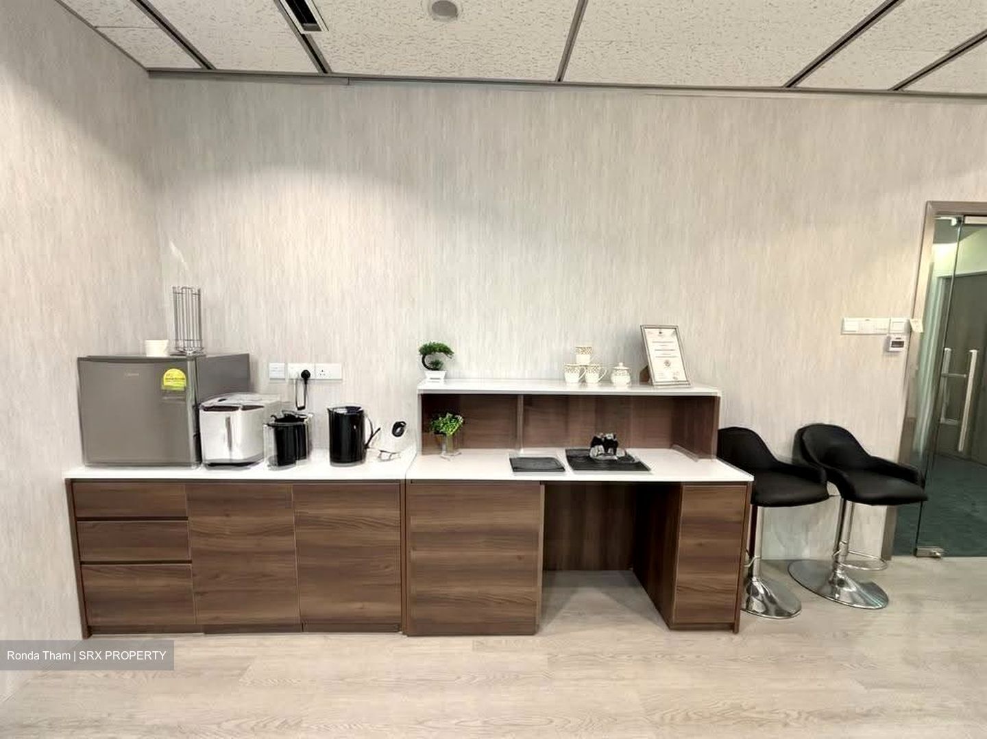 United Square (D11), Office #629213871